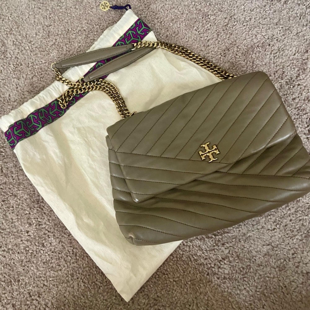 Tory Burch KIRA CHEVRON CONVERTIBLE SHOULDER BAG